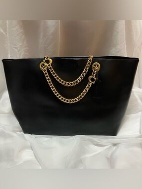 Signature Chain Central Tote
